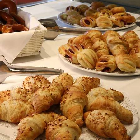 Pirovano Ξενοδοχείο 3*