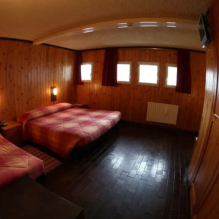 Pirovano Hotell 3*