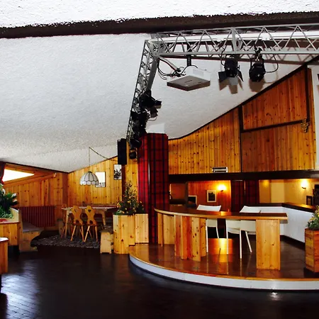 Pirovano Hotell 3*